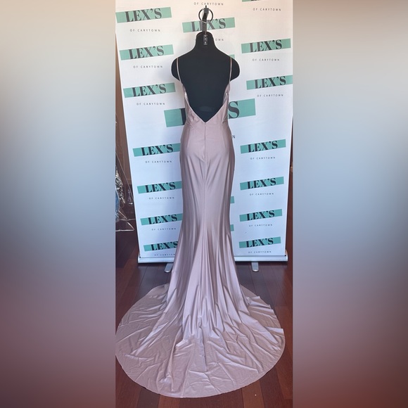 V neck high slit dress - Picture 2 of 5